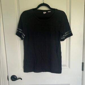 Levi's Classic Black Tee